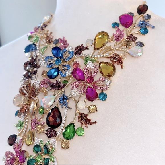 Christian Siriano Jewelry Christian Siriano Floral Glass Stone Bib